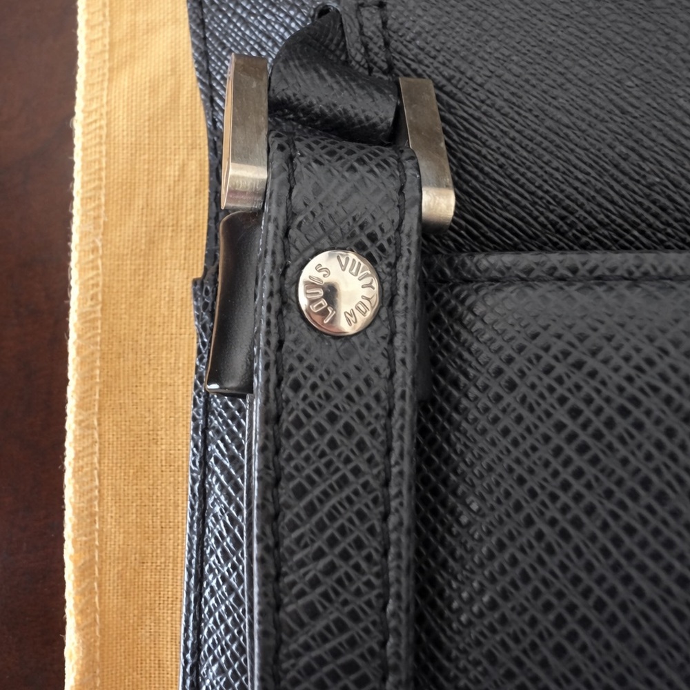Louis Vuitton Selenga Taiga Clutch Black | Authentic | 2015 | Proof - Picture 11 of 15